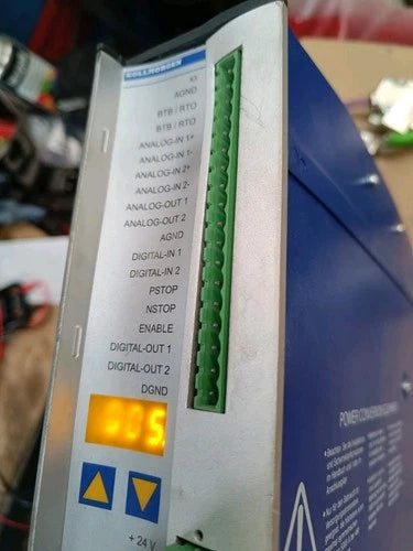 KOLLMORGEN SERVOSTAR 606 S60600 , Envio r¨¢pido!! Golpes En Carcasa!! FACTURA