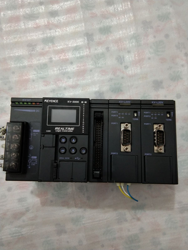 1PCS Used KEYENCE KV-3000