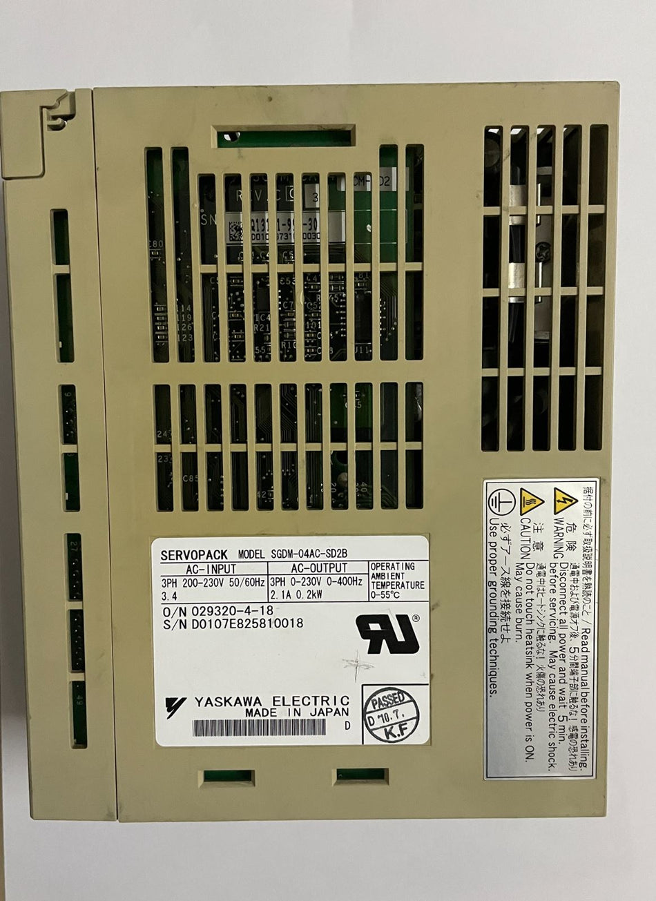 1 peça usada yaskawa SGDM-04AC-SD2B