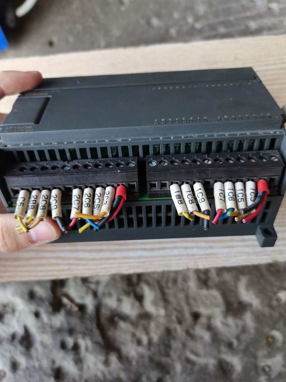 1 PC USADO Siemens 6ES7223-1PL22-0XA8