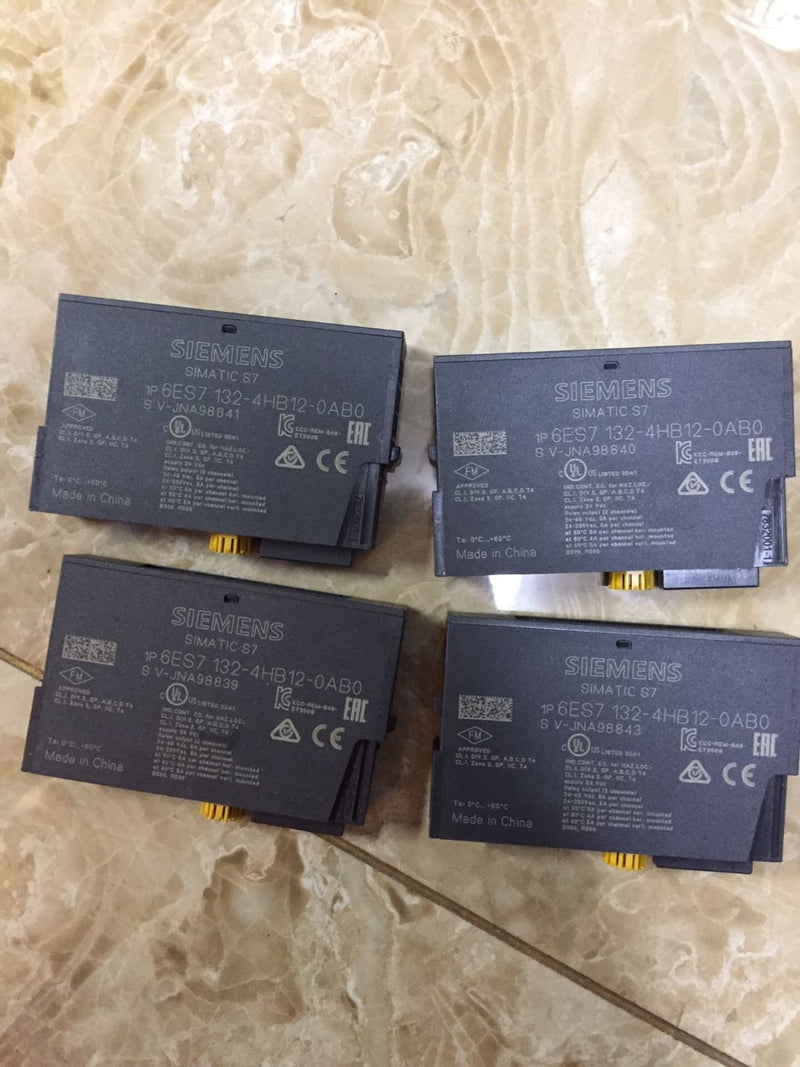 1PC USED Siemens 6ES7132-4HB12-0AB0