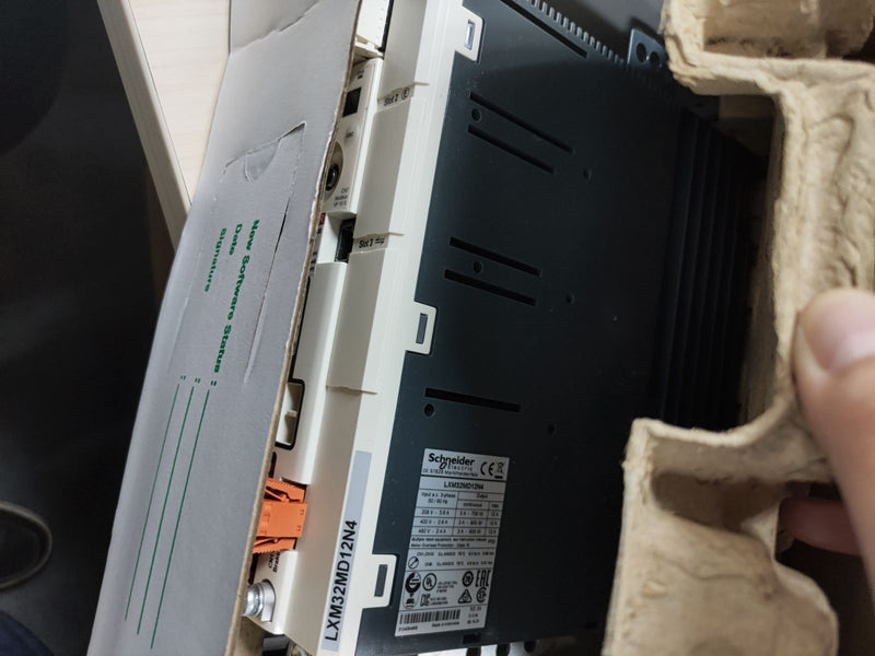 1 PC new For Schneider Electric LXM32MD12N4