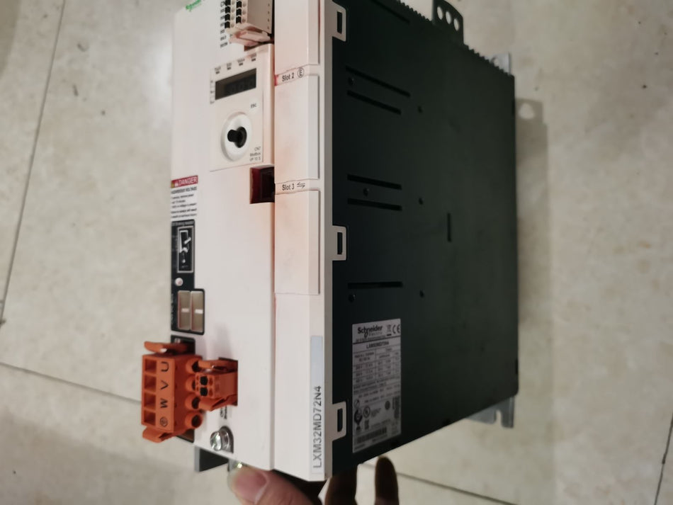 1PC FOR Schneider LXM32MD72N4 Used mx1