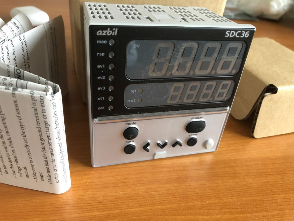 1PC AZBIL C36TR1UA2300 novo