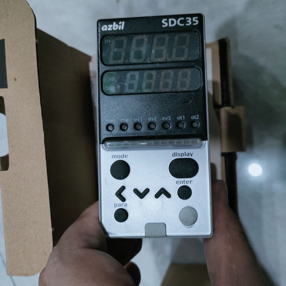 1PC AZBIL C35TC0UA1200novo