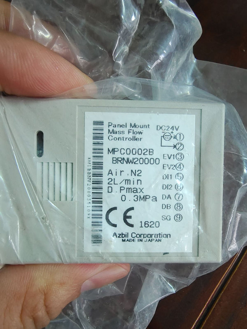 1PC AZBIL  MPC0002B BRNW20000  used