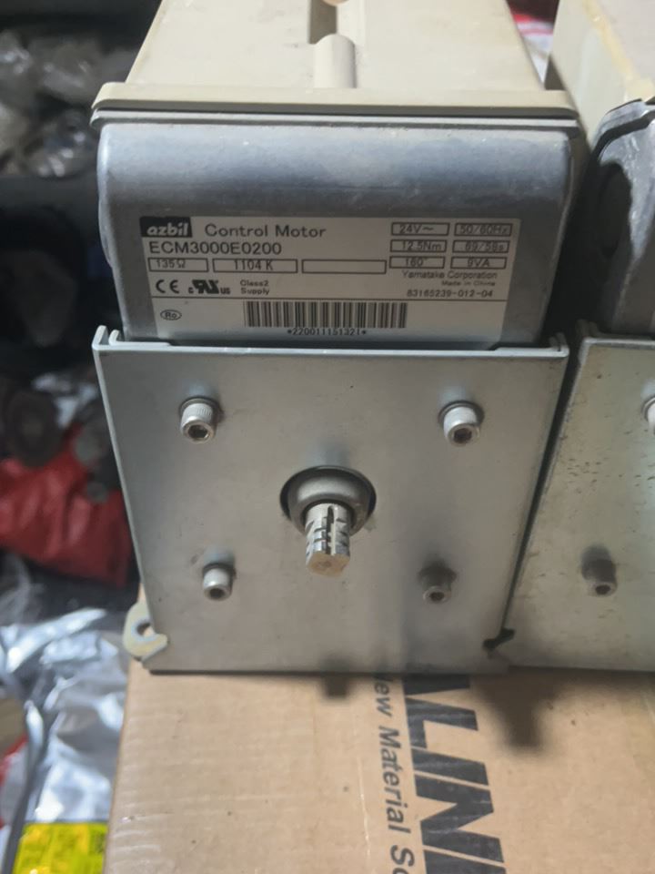 1PC AZBIL ECM3000E0200usado 