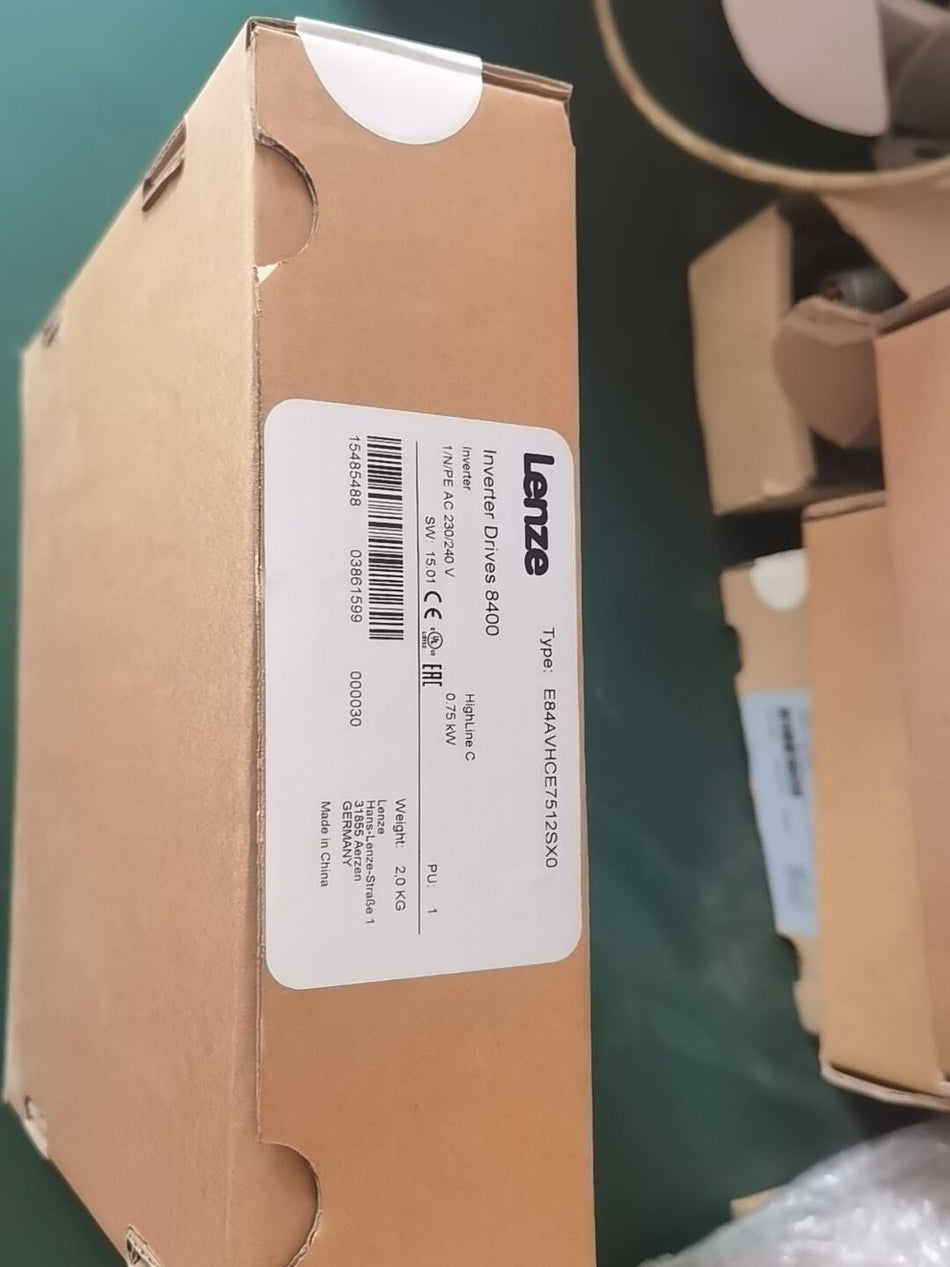 1 件 LENZE E84AVHCE7512SX0 全新