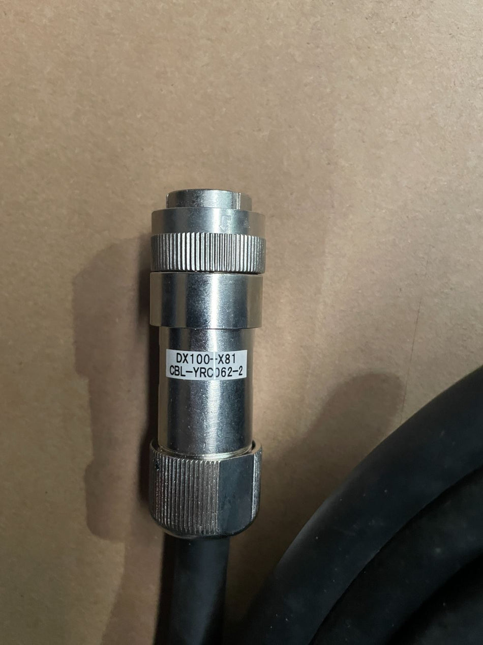 1 PEÇA USADA Yaskawa CBL-YRC062-2 CBLYRC0622
