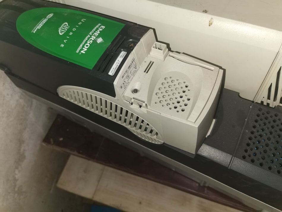 1 unidade EMERSON Inversor SP4401 usado