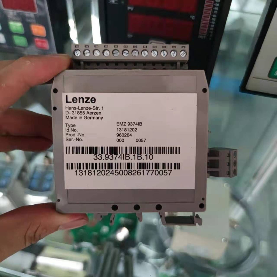 1 件 Lenze EMZ9374IB 全新