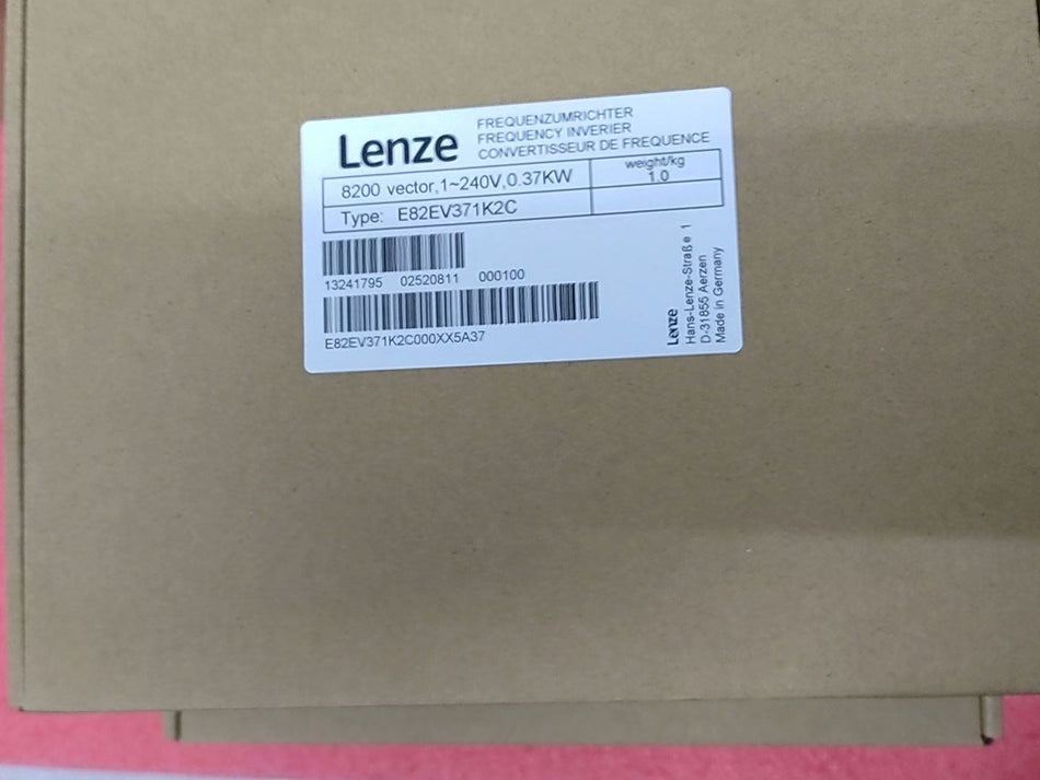 1 件 Lenze E82EV371K2C 全新