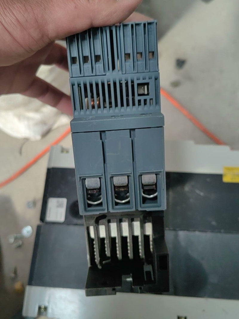 1PC Siemens 3RW4038-1BB14 used