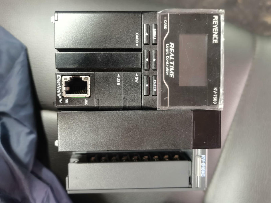 1 peça para KEYENCE KV-7500 usado KV7500