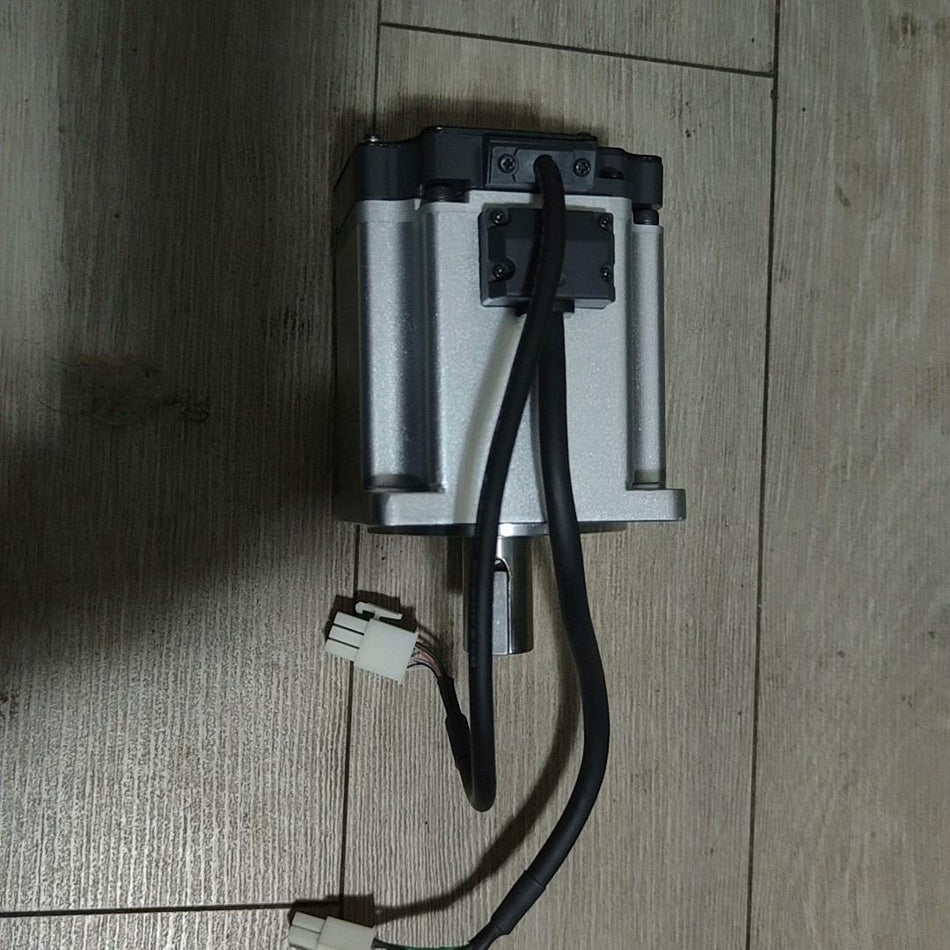 1 PC para Panasonic MHMF082L1U2M usado 