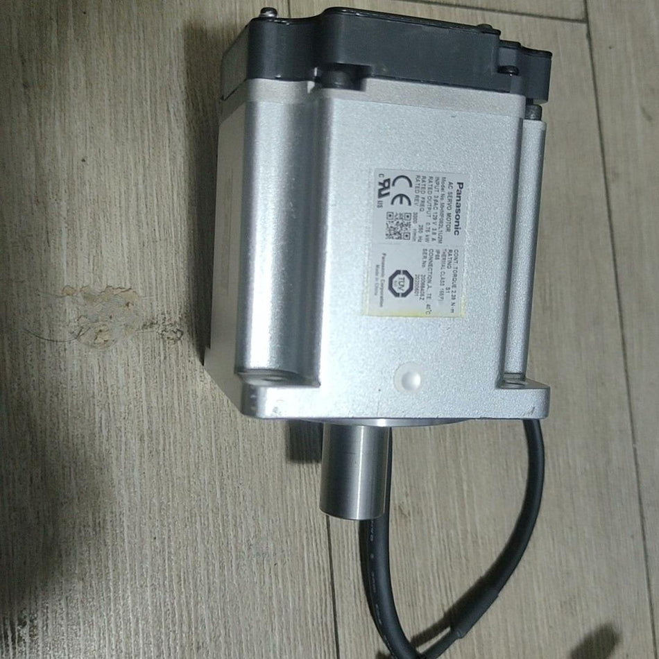 1 PC para Panasonic MHMF082L1U2M usado 