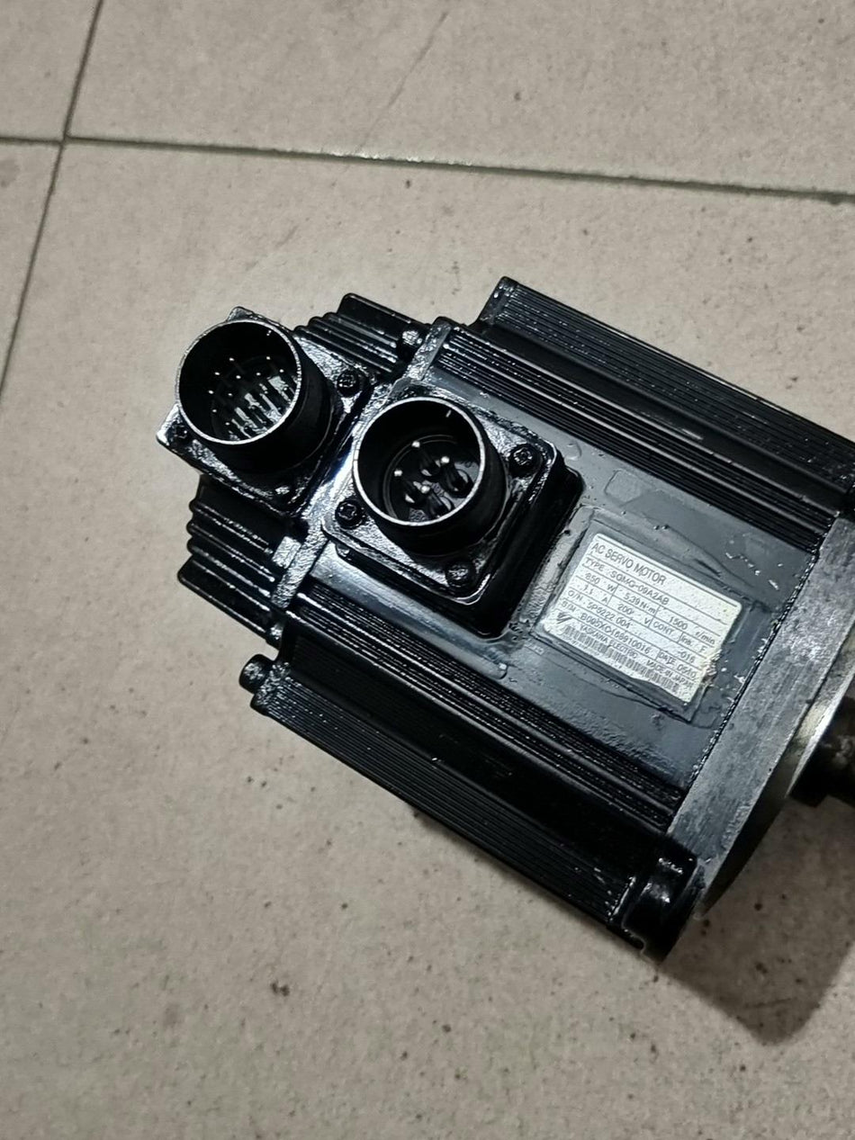 1PC para Yaskawa SGMG-09A2AB usado SGMG09A2AB