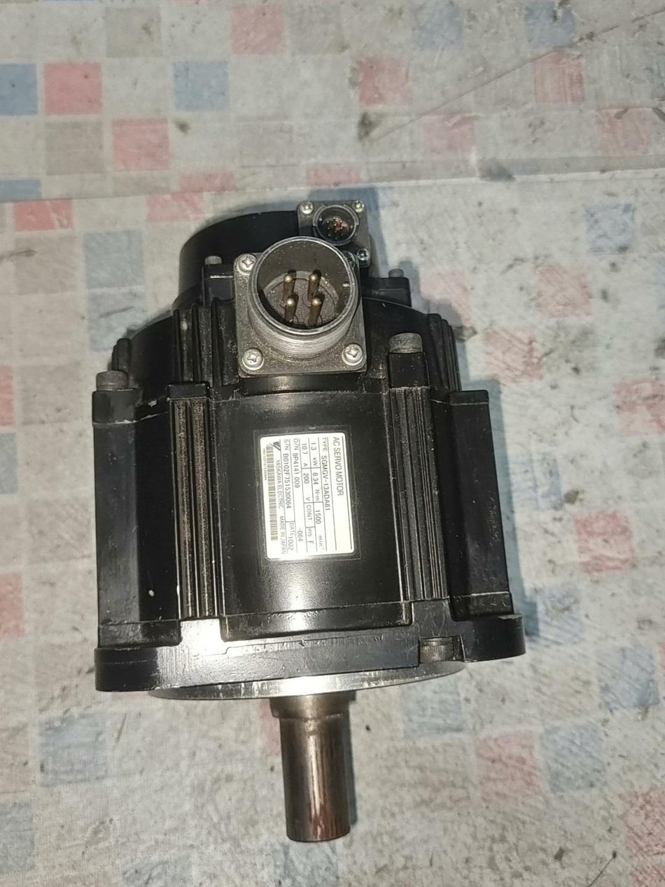 1PC para Yaskawa SGMGV-13ADA61 usado SGMGV13ADA61 