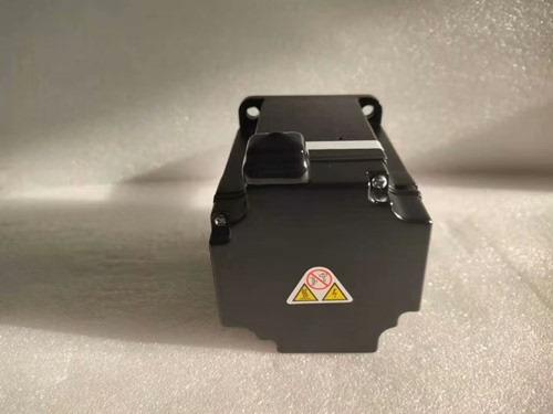 1PC para Yaskawa SGMAV-08A3A61 usado SGMAV-08A3A61 