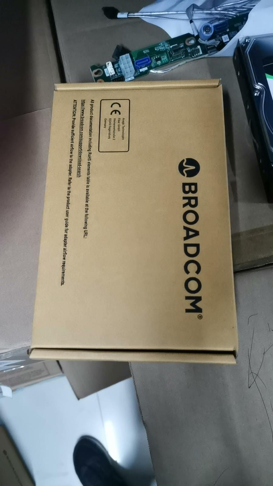 1 PC para BROADCOM MegaRAID 9560-16i novo