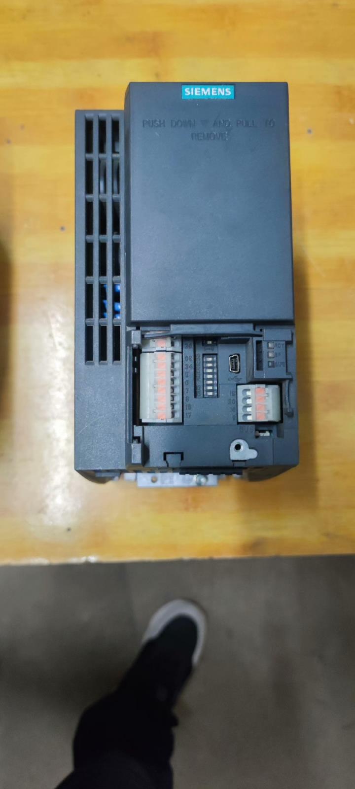 1 PC para Siemens 6SL3210-1KE21-7UB0 usado 6SL32101KE217UB0 