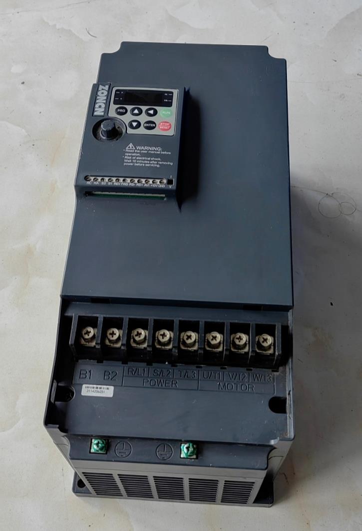 1PC para ZONCN NZ200T-22GY-4 usado NZ200T22GY4 