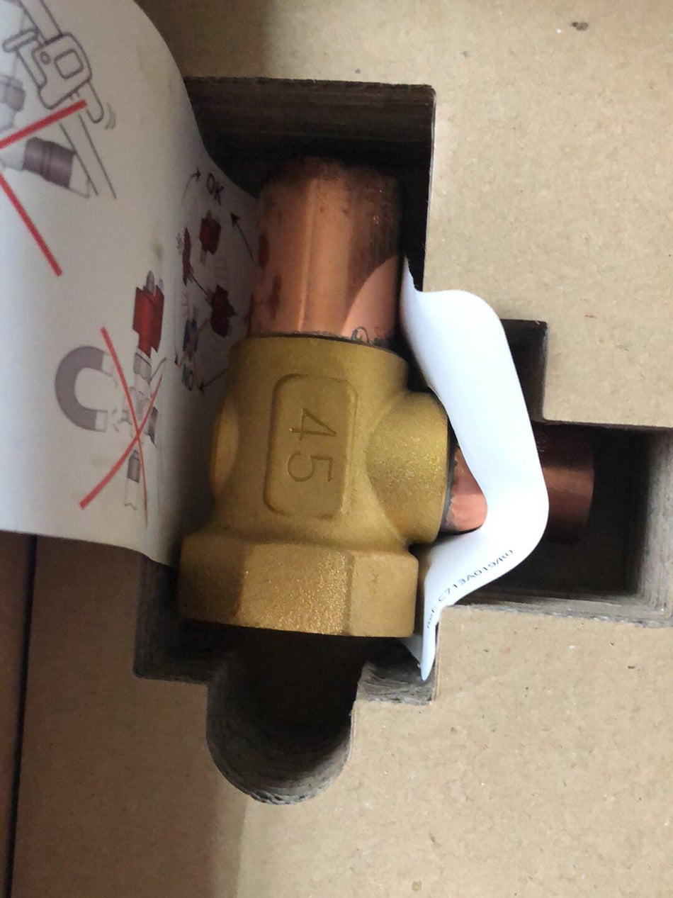 1PC para CAREL E3V45SSR10 novo