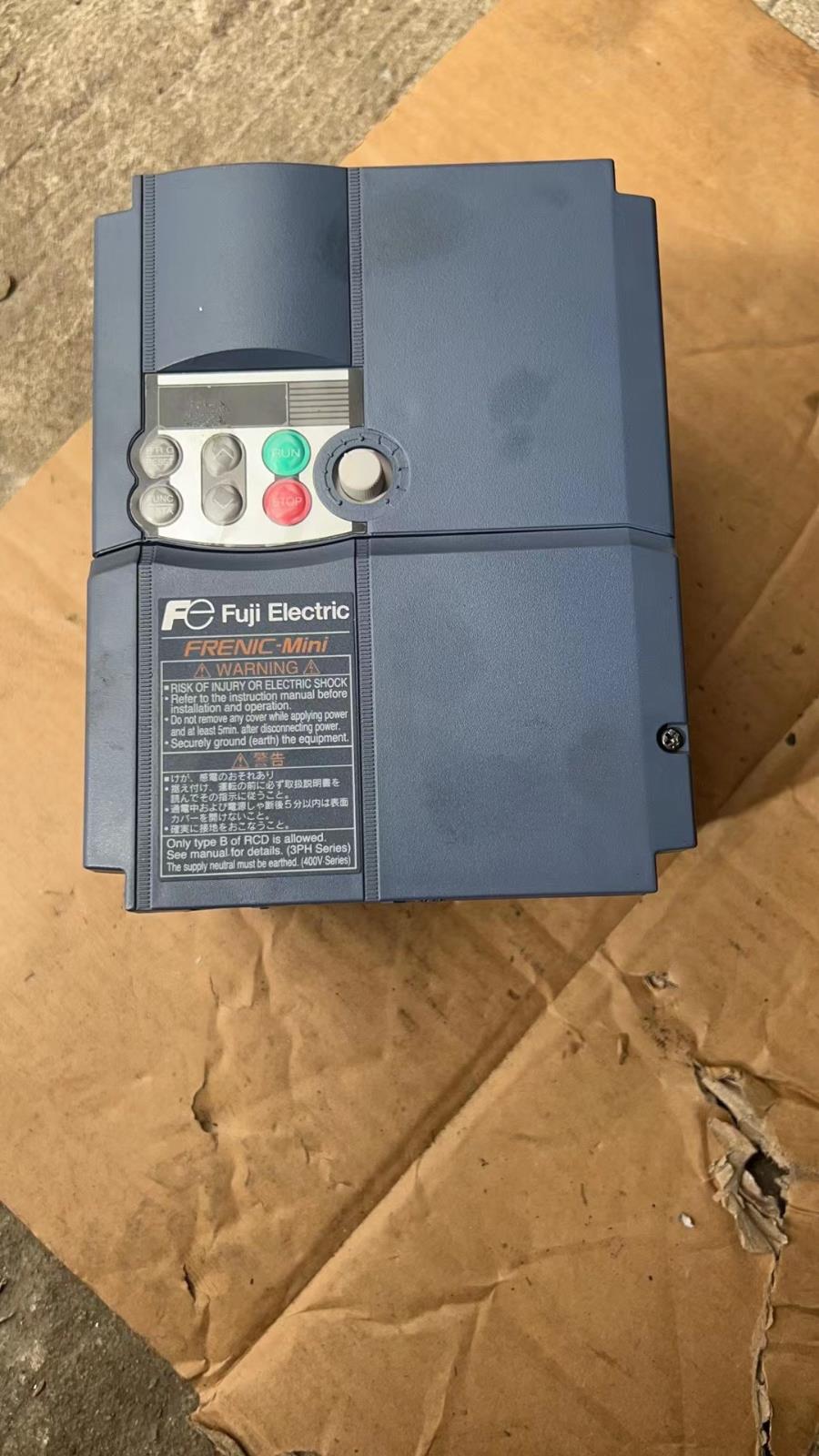 1 peça para FUJI FRN3.7C2S-2J usado FRN3.7C2S2J