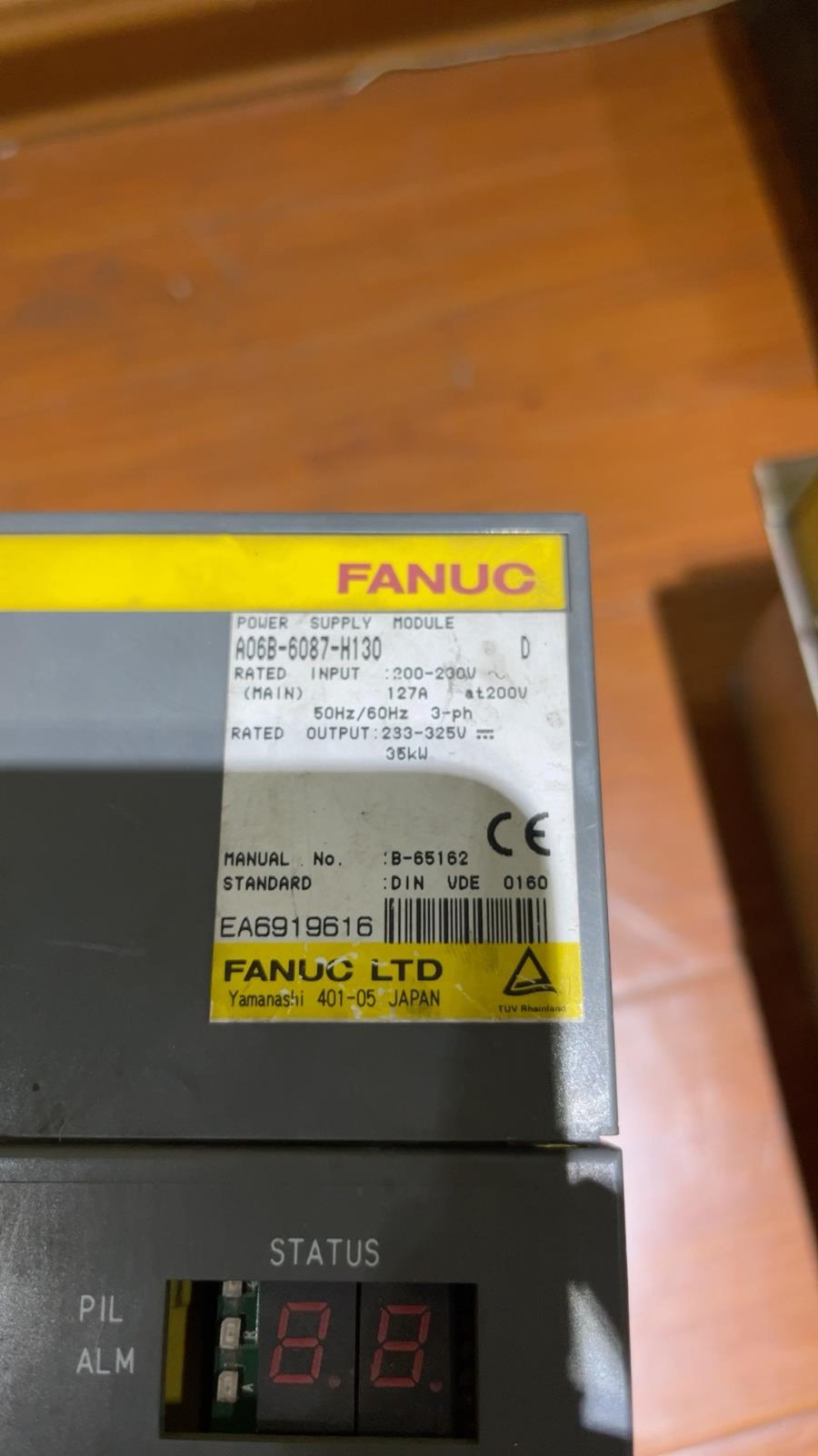 1 peça para FANUC A06B-6087-H130 usado A06B6087H130