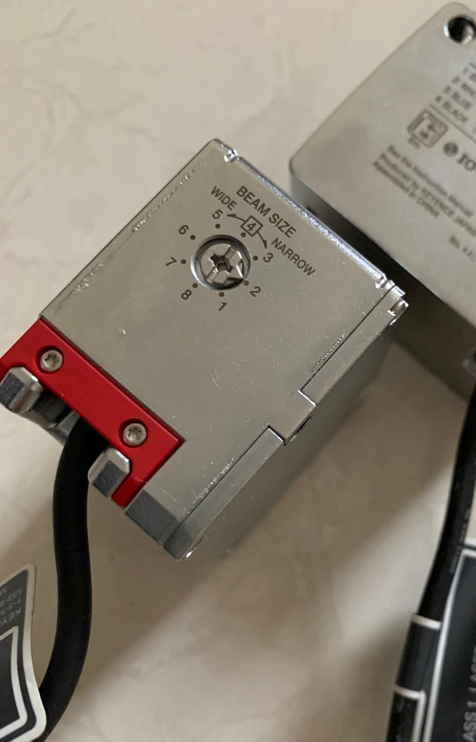 1 件适用于 KEYENCE LR-TB5000CL 二手 LRTB5000CL