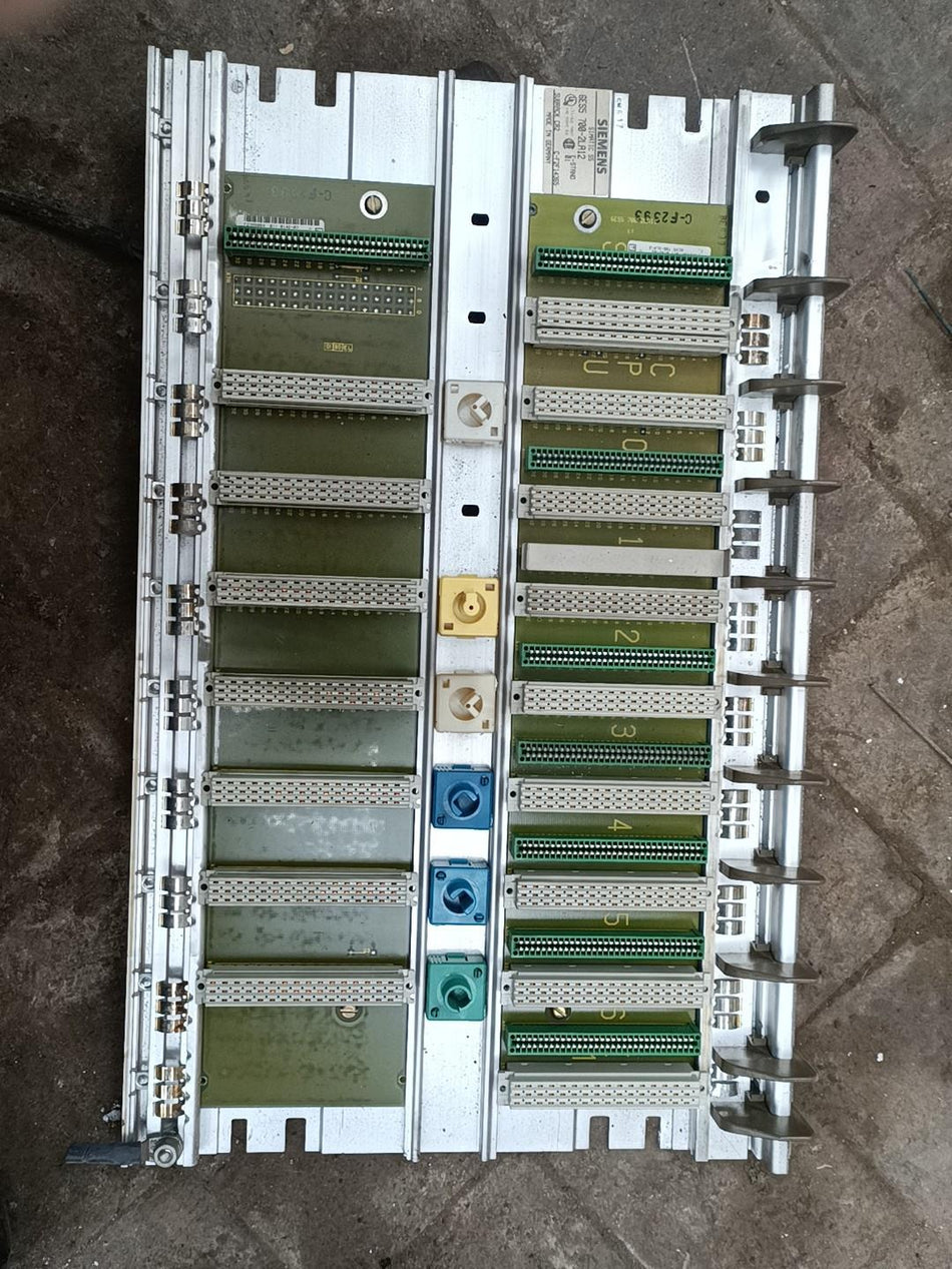 1PC para SIEMENS 6ES5700-2LA12 usado 6ES57002LA12