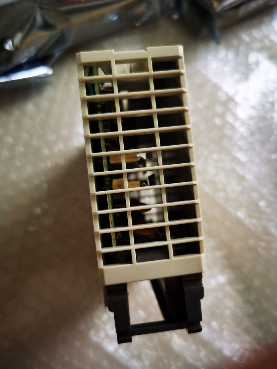 1PC para Schnider PC-E984-265 usado PCE984265 em A-1-1-008