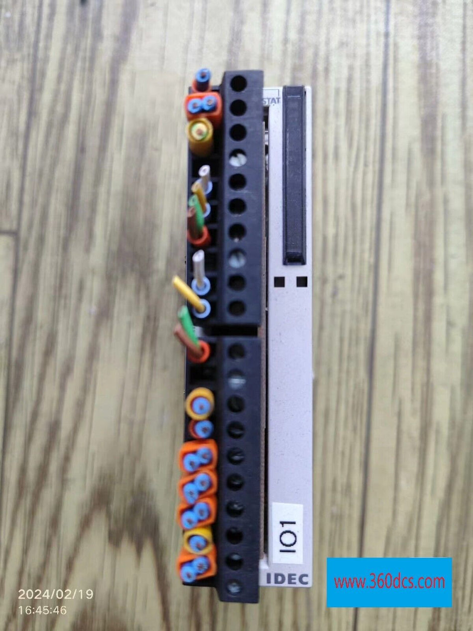 1PC para IDEC FC4A-T08S1 usado FC4AT08S1 