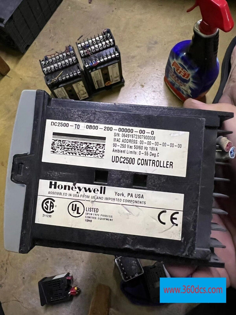 1 peça para Honeywell UDC2500 usado 