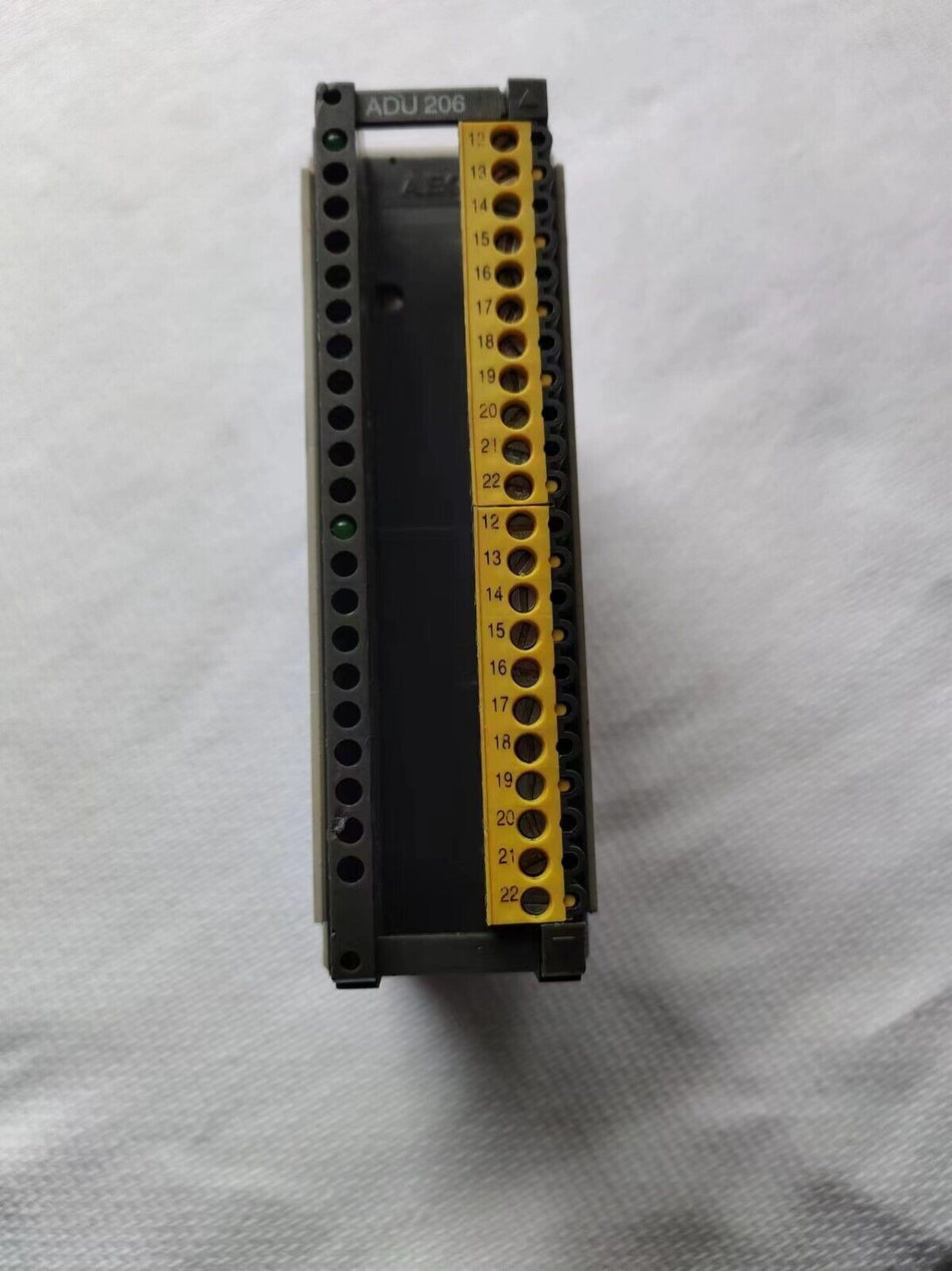 1PC para schnider AS-BADU-206 usado ASBADU206 em stock A-1-1-006