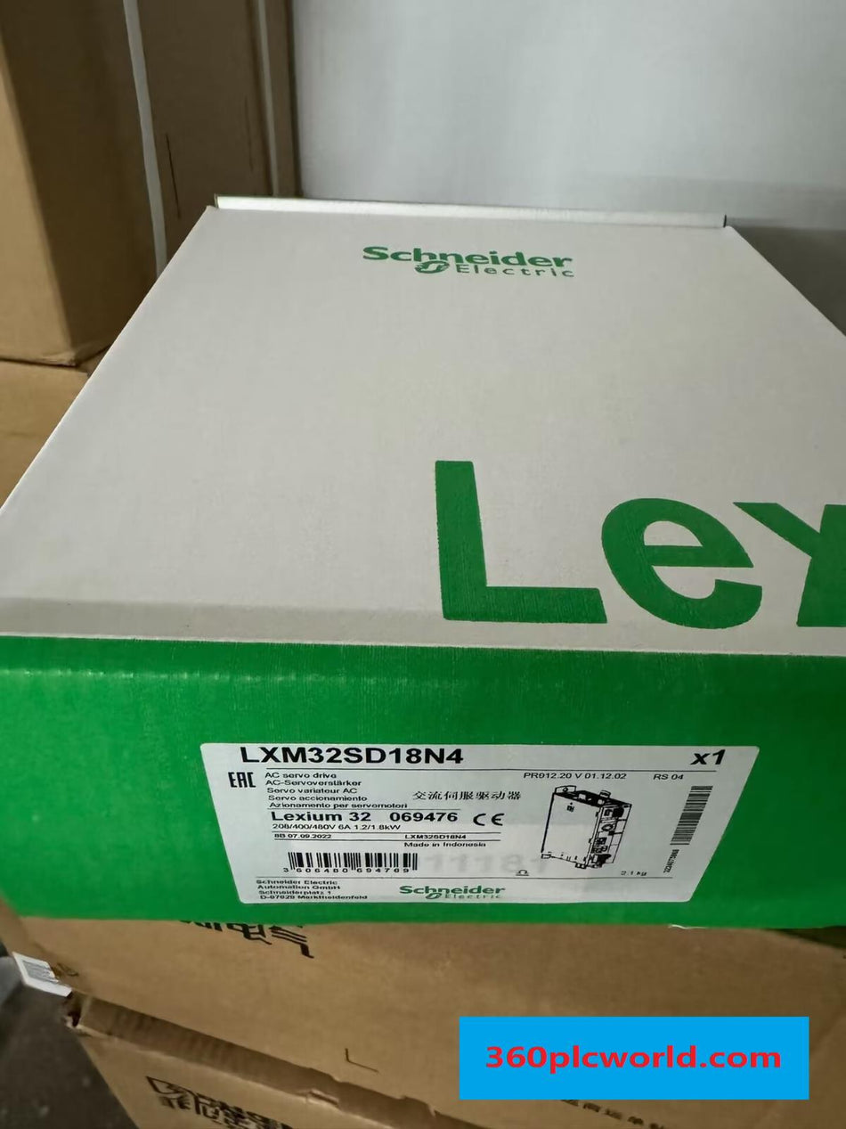 1PC PARA Schneider LXM32SD18N4 novo 