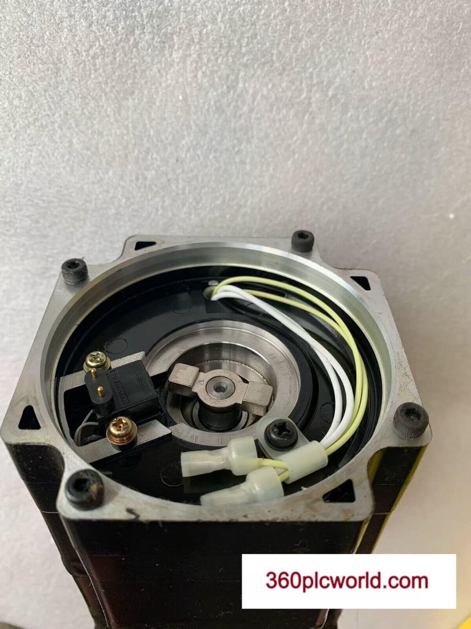 1 PC PARA FANUC A06B-0061-B303 usado