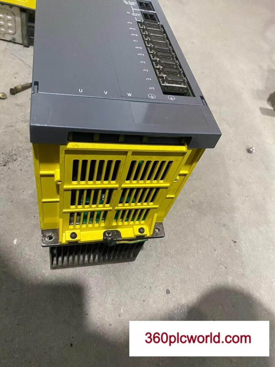 1 peça para FANUC A06B-6102-H215#H520 usado 