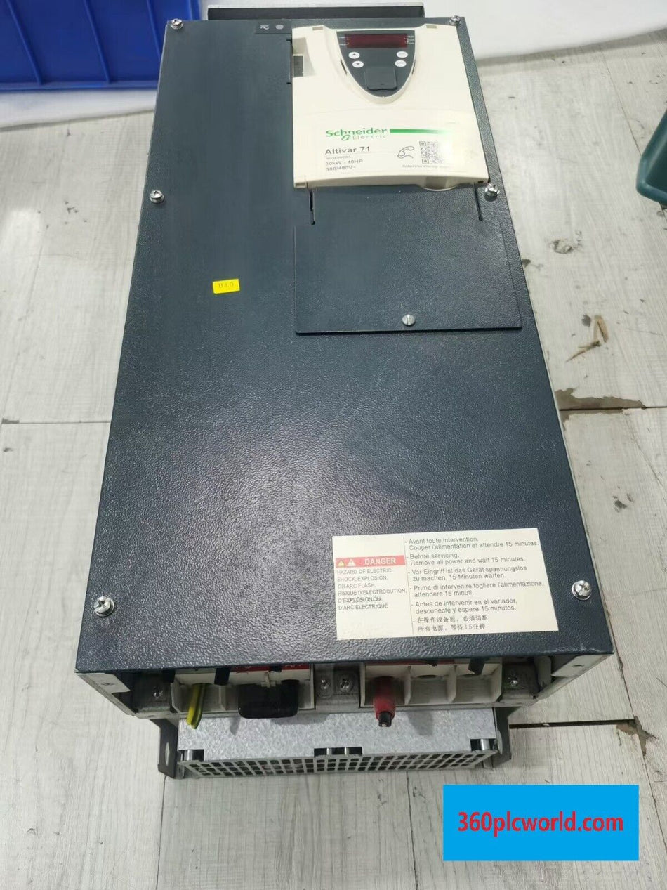 1PC FOR Schneider ATV71HD30N4Z used