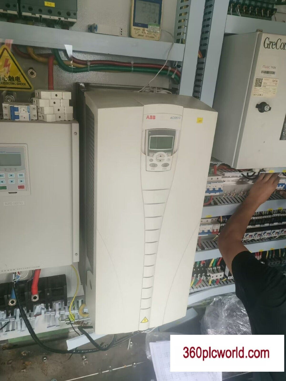 1 PC PARA ABB ACS510-01-180A-4 USADO