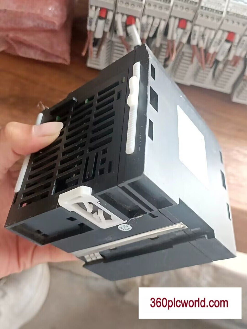 1 PC PARA Inovance AM600-CPU1608TP-JS Usado