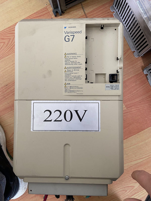 ONE USED YASKAWA CIMR-G7A2015 Inverter 220V 15KW