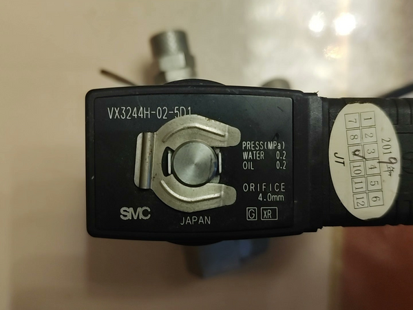 one USED  brand smc VX3244H-02-5D1 solenoid valve Fast Shipping  A06