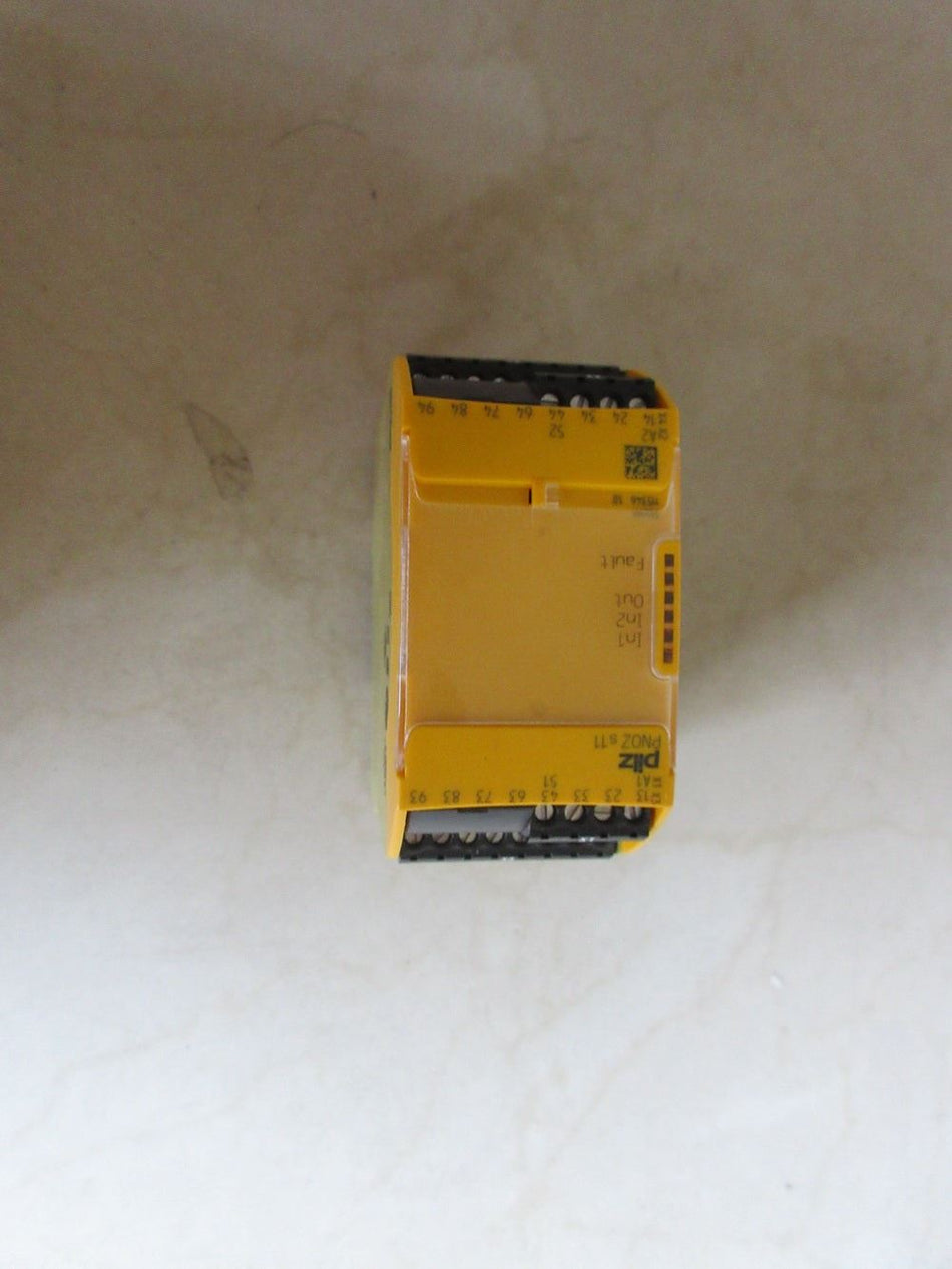 PILZ NEW 750111 PNOZs11 24VDC 8n/o 1 n/c