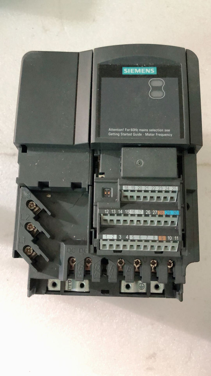 SIEMENS 6SE6440-2UD23-0BA1