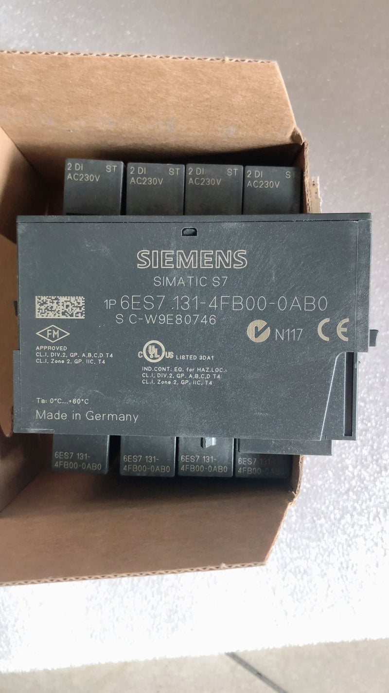 SIEMENS NEW 6ES7 131-4FB00-0AB0