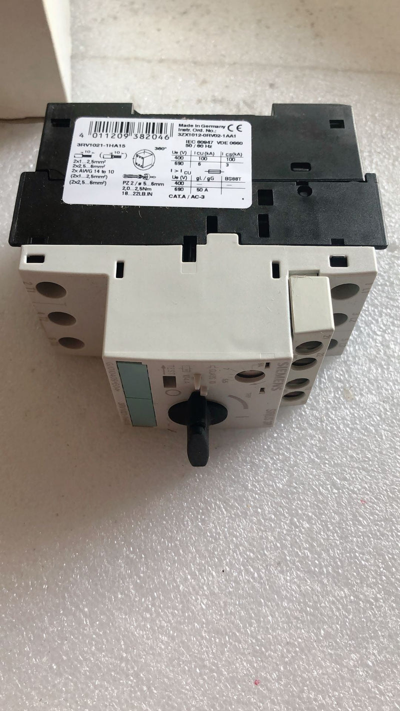 SIEMENS 3RV1021-1HA15 new 3RV10211HA15