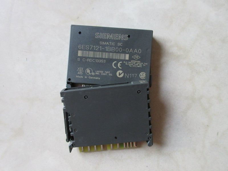 SIEMENS 6ES7 121-1BB00-0AA0 new 6ES7 1211BB000AA0