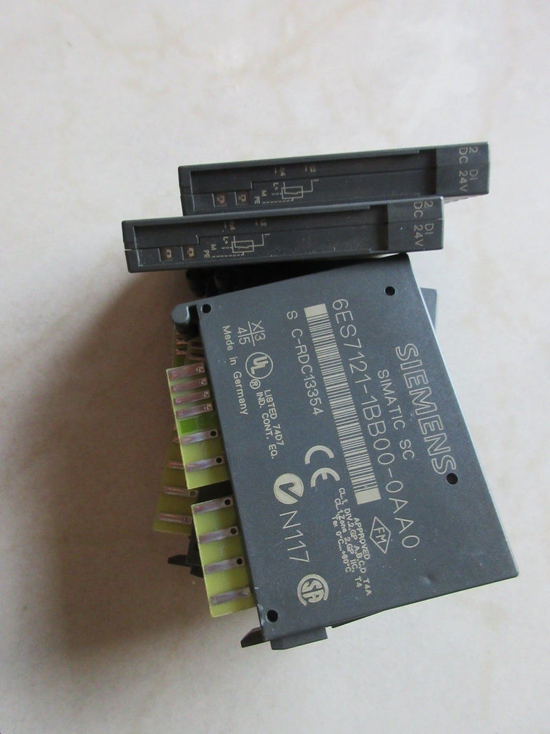 SIEMENS 6ES7 121-1BB00-0AA0 new 6ES7 1211BB000AA0