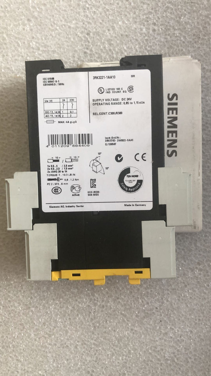 SIEMENS 3RK3221-1AA10 new 3RK32211AA10